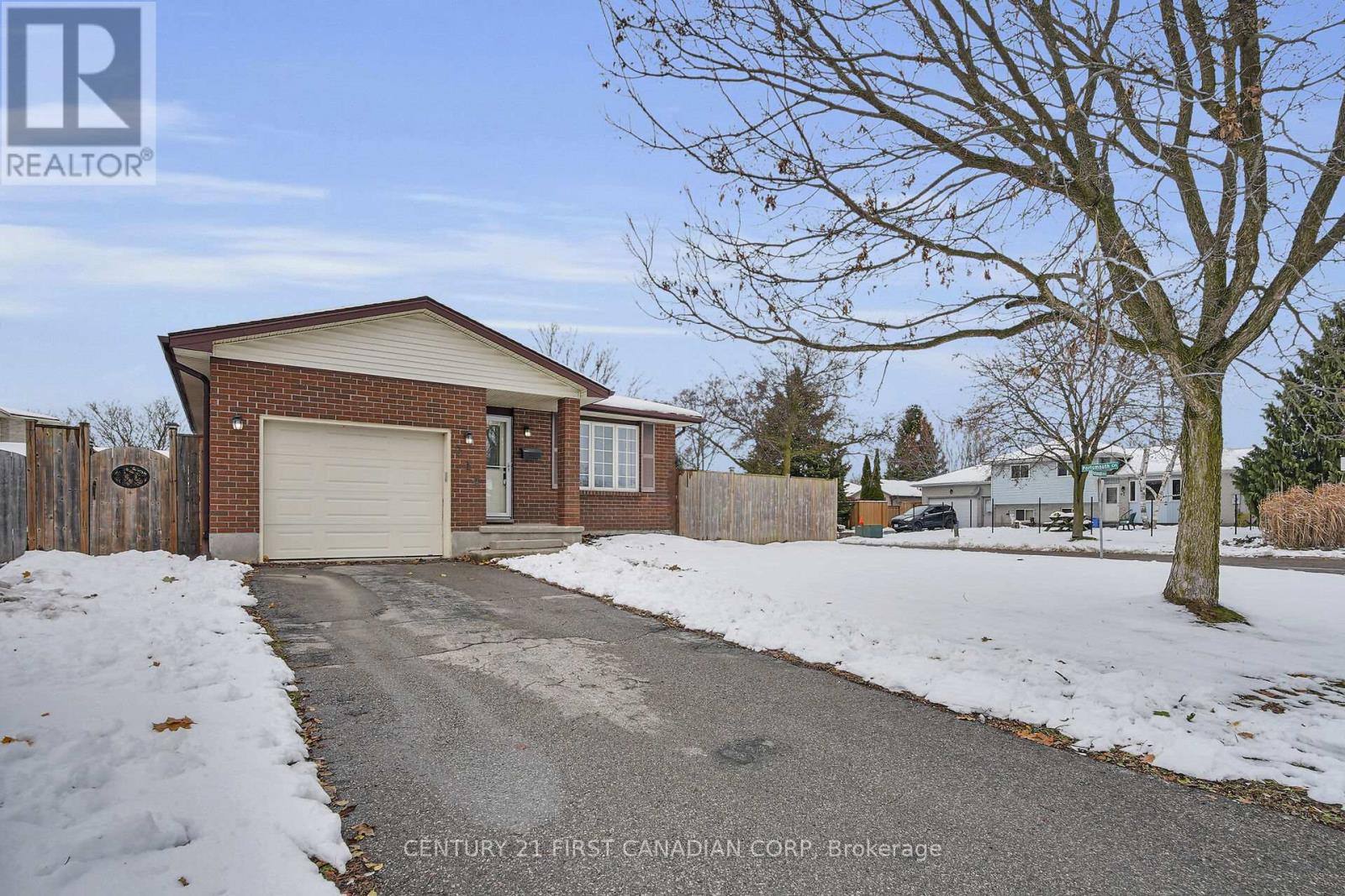 214 Portsmouth Crescent E, London East, Ontario  N5V 4C9 - Photo 3 - X12542294