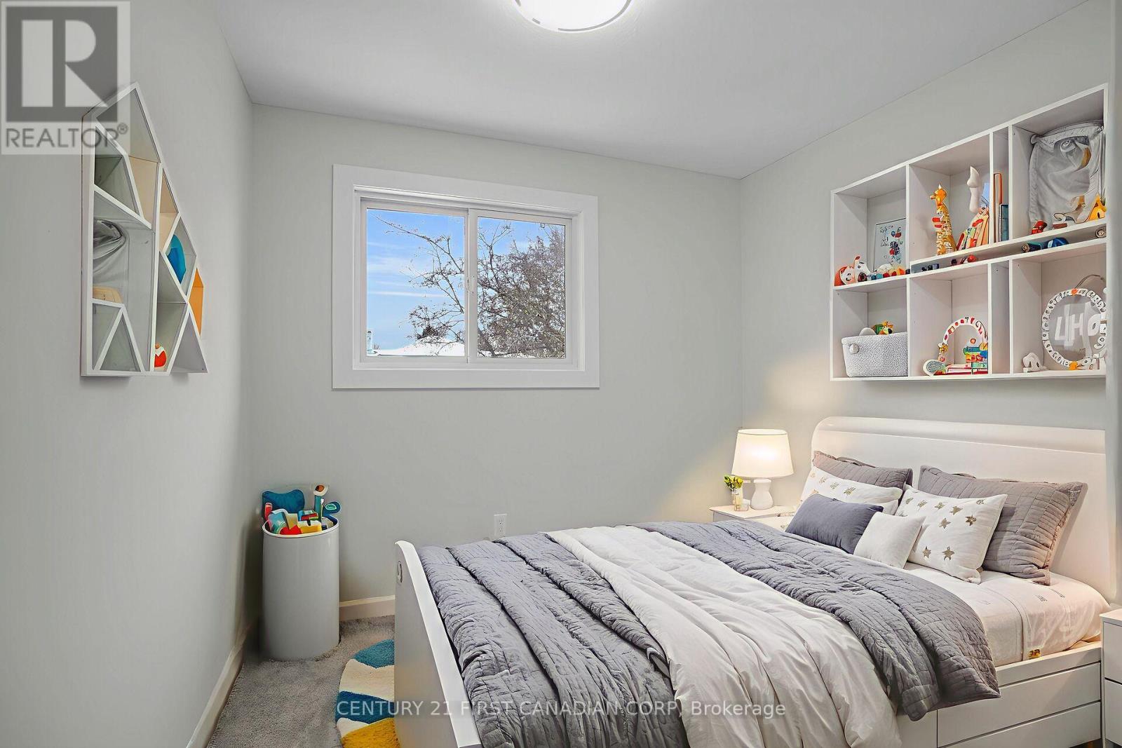 214 Portsmouth Crescent E, London East, Ontario  N5V 4C9 - Photo 30 - X12542294