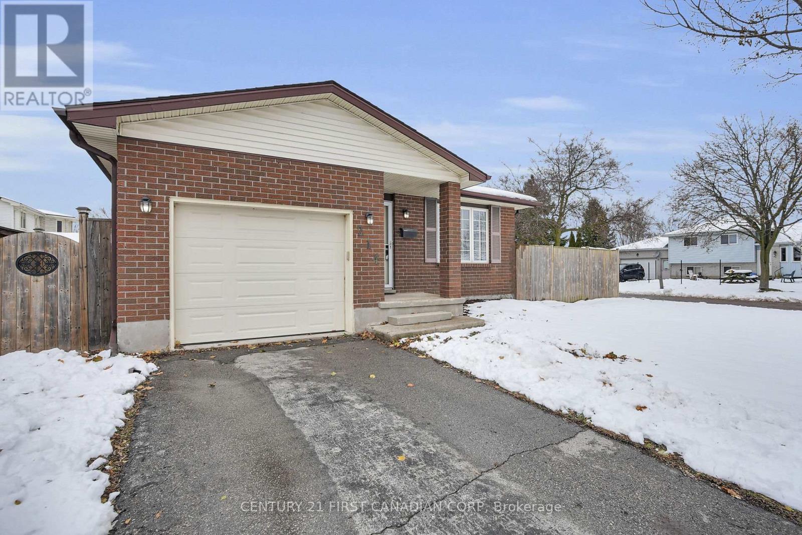 214 Portsmouth Crescent E, London East, Ontario  N5V 4C9 - Photo 4 - X12542294