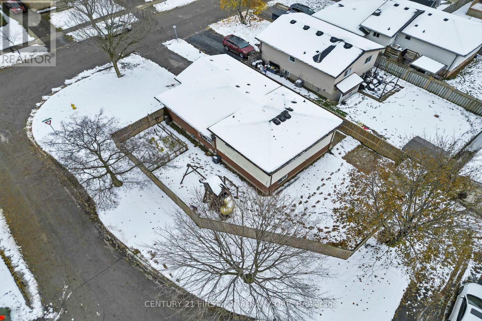 214 Portsmouth Crescent E, London East, Ontario  N5V 4C9 - Photo 42 - X12542294