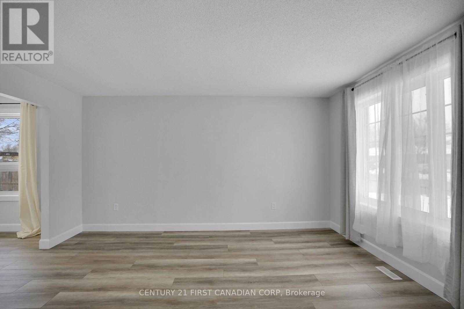 214 Portsmouth Crescent E, London East, Ontario  N5V 4C9 - Photo 6 - X12542294