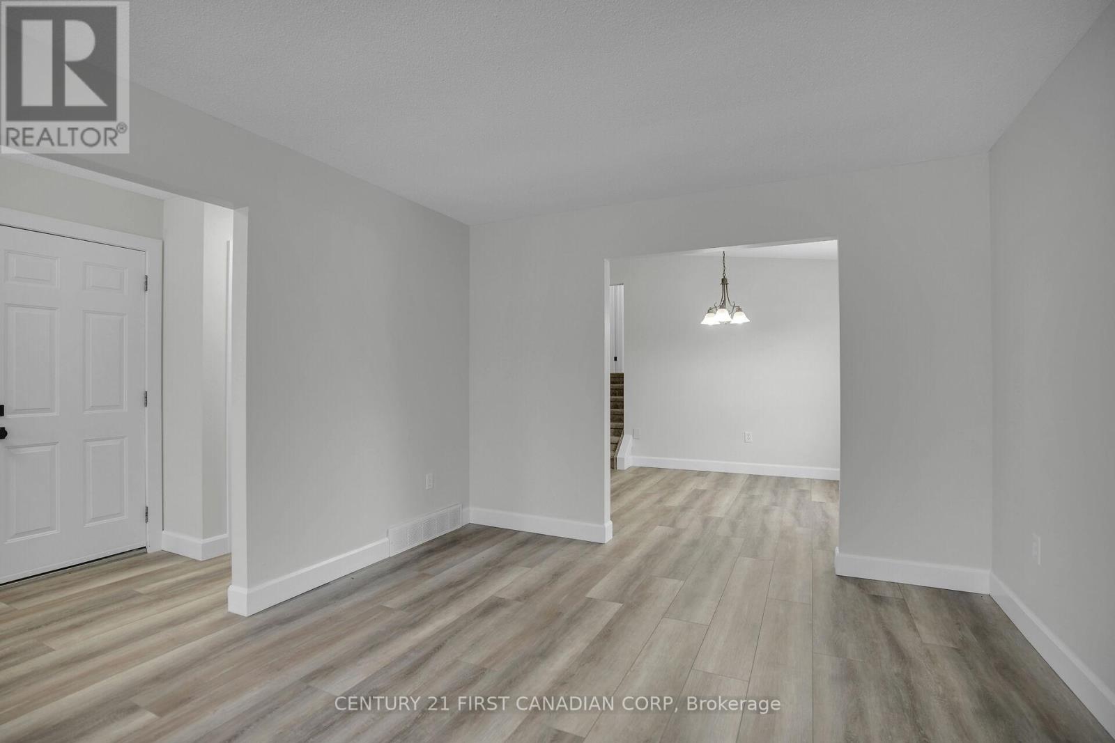 214 Portsmouth Crescent E, London East, Ontario  N5V 4C9 - Photo 9 - X12542294