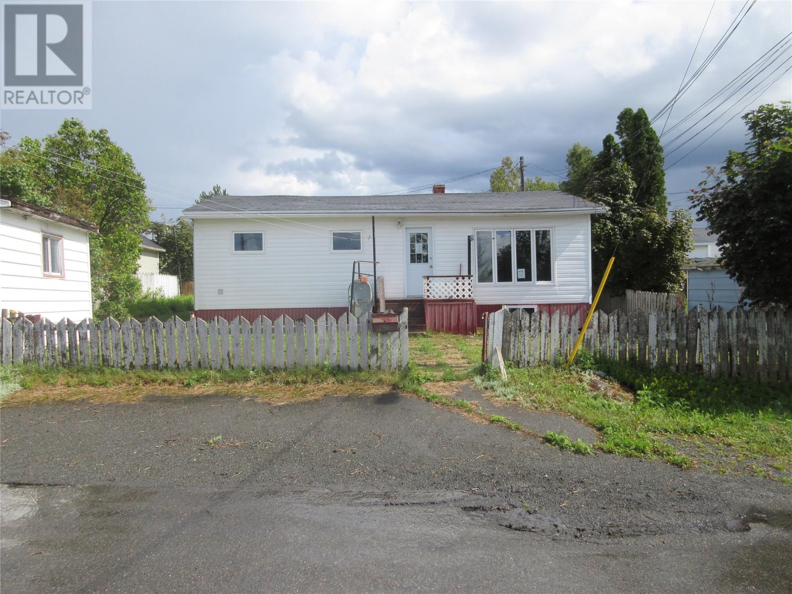 24 Masters Avenue, Grand Falls Windsor, Newfoundland & Labrador  A2B 1J1 - Photo 2 - 1292580