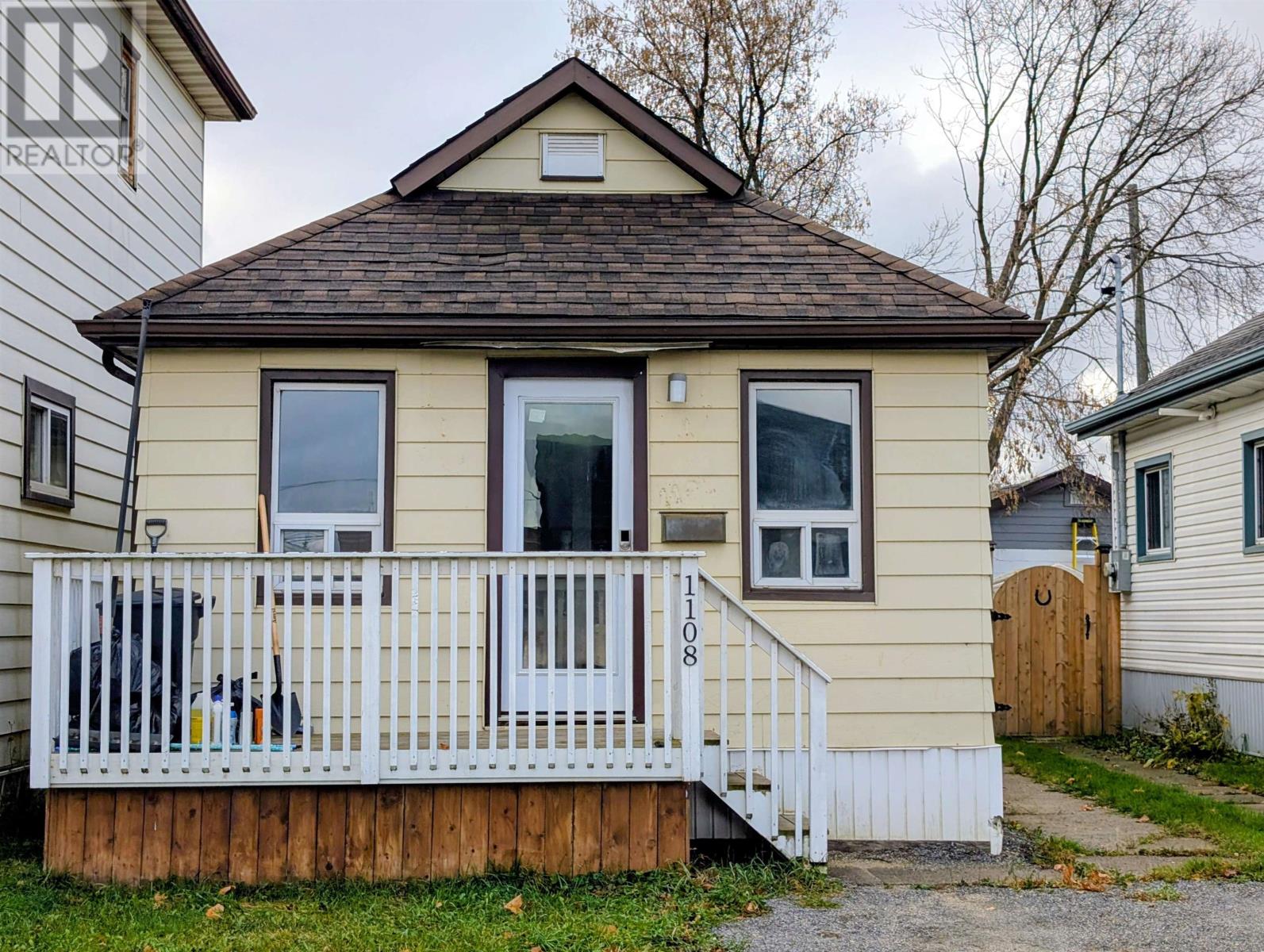 1108 Frederica ST W, Thunder Bay, Ontario