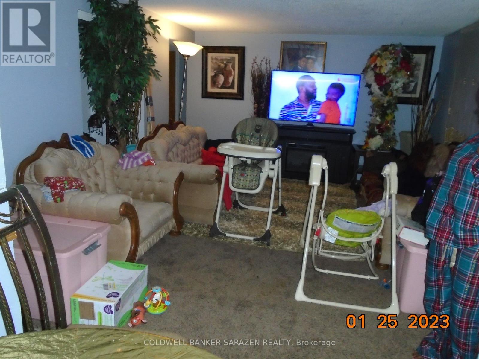 6321 Renaud Road E, Ottawa, Ontario K1W 0J4 - Photo 3 - X12542178