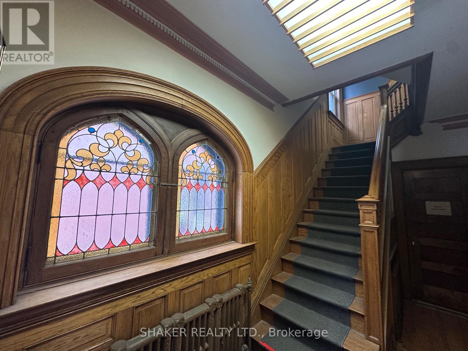 136 Lewis Street, Ottawa, Ontario K2P 0S7 - Photo 2 - X12542210