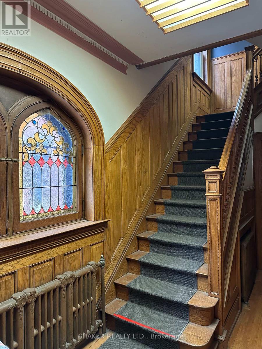 136 Lewis Street, Ottawa, Ontario K2P 0S7 - Photo 3 - X12542210