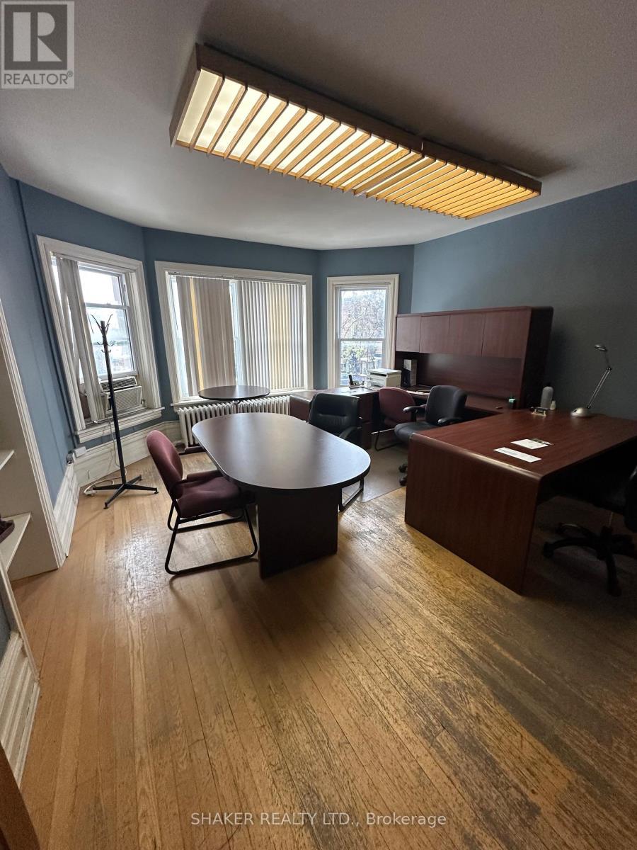 136 Lewis Street, Ottawa, Ontario K2P 0S7 - Photo 6 - X12542210