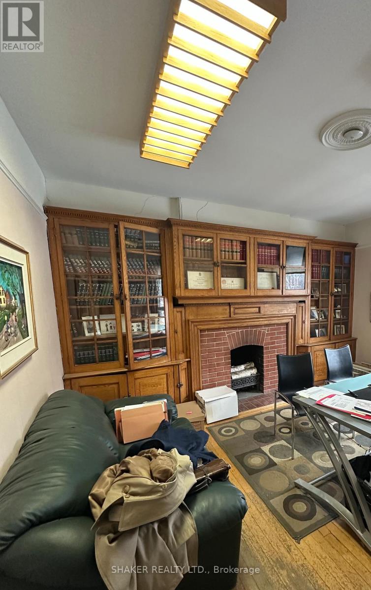 136 Lewis Street, Ottawa, Ontario K2P 0S7 - Photo 8 - X12542210