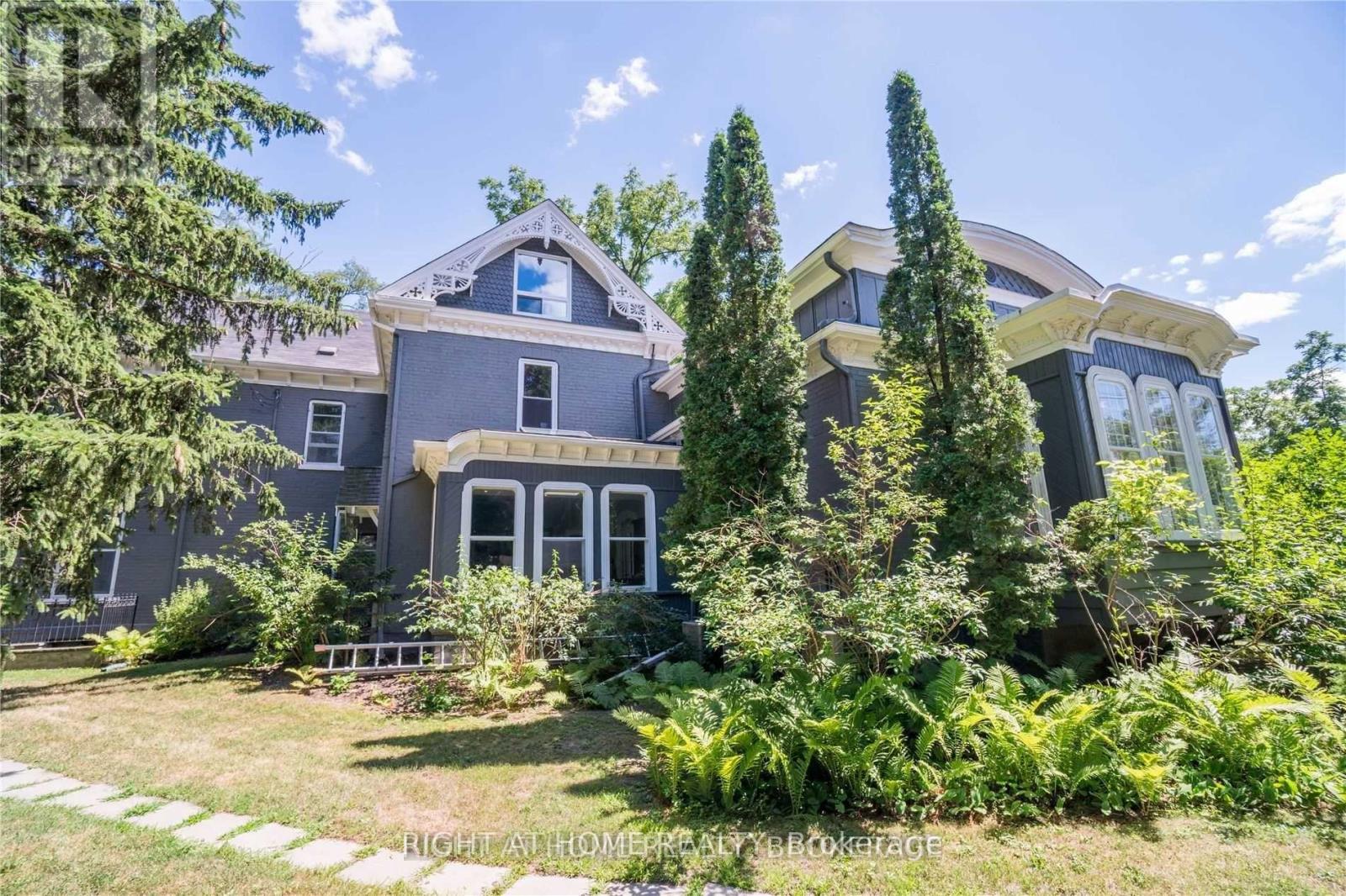 1 - 164 TRAFALGAR ROAD, Oakville, Ontario