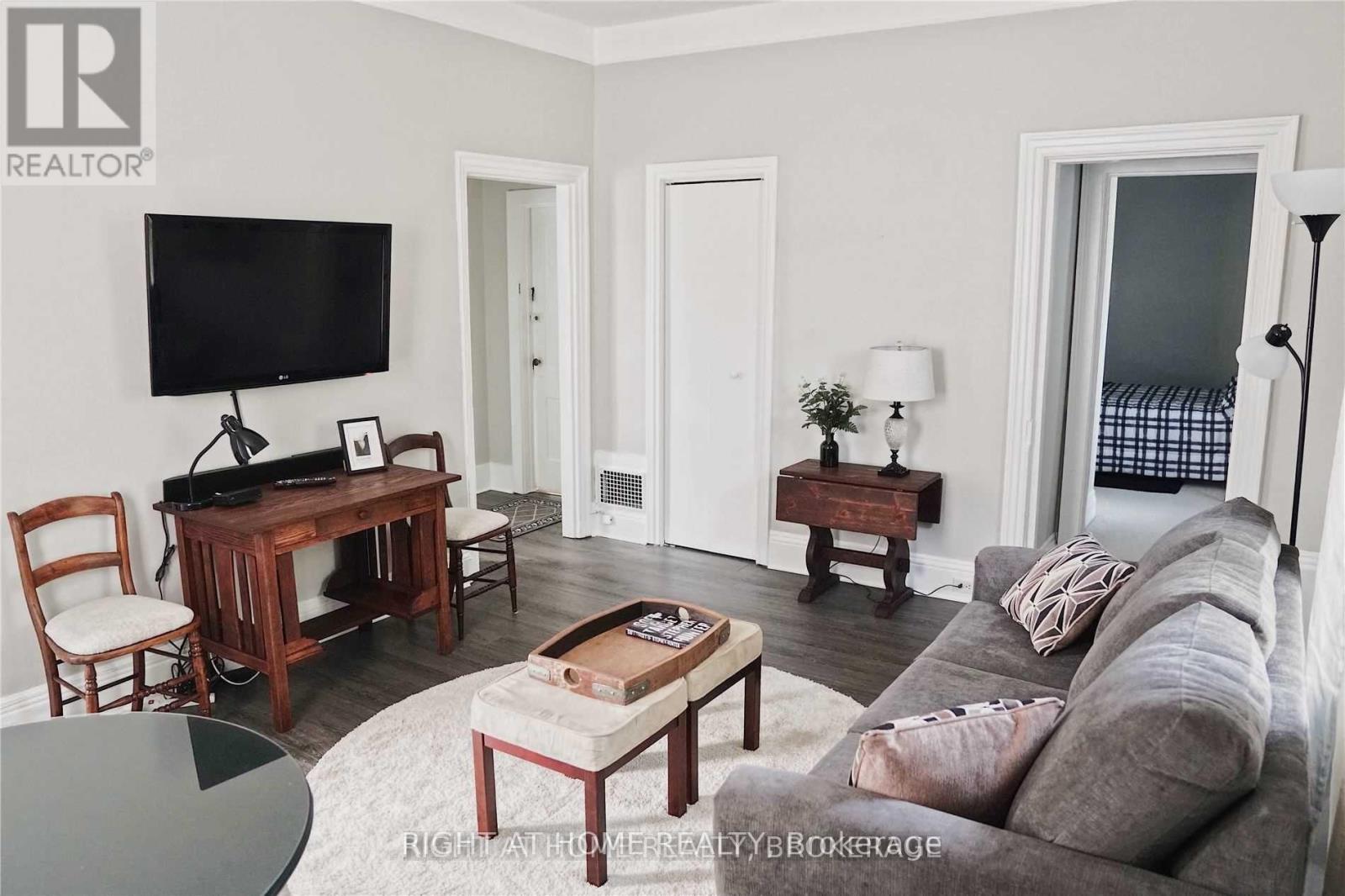 1 - 164 Trafalgar Road, Oakville, Ontario  L6J 3G6 - Photo 3 - W12541956