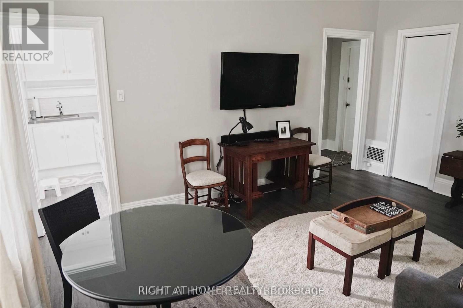 1 - 164 Trafalgar Road, Oakville, Ontario  L6J 3G6 - Photo 4 - W12541956