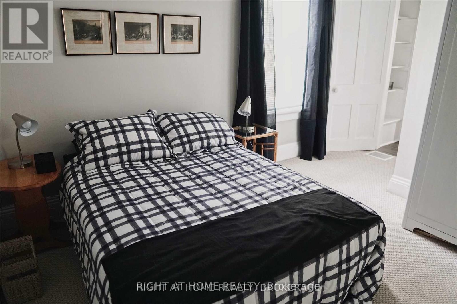 1 - 164 Trafalgar Road, Oakville, Ontario  L6J 3G6 - Photo 6 - W12541956