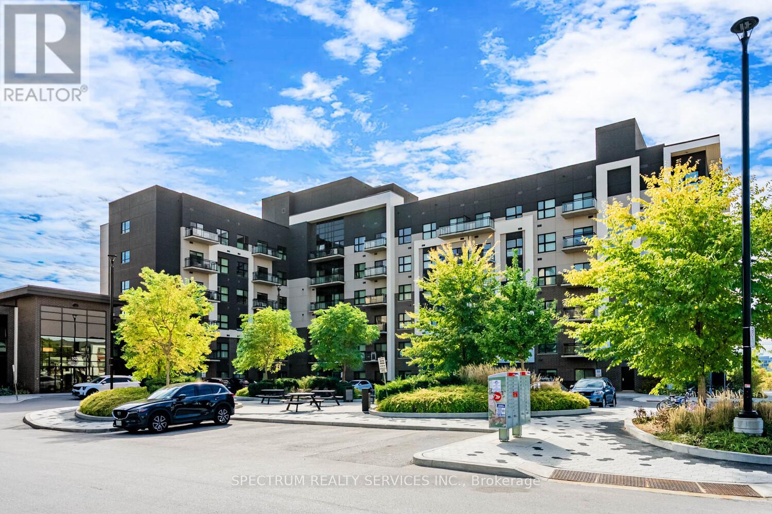 531 - 102 GROVEWOOD COMMON, Oakville, Ontario
