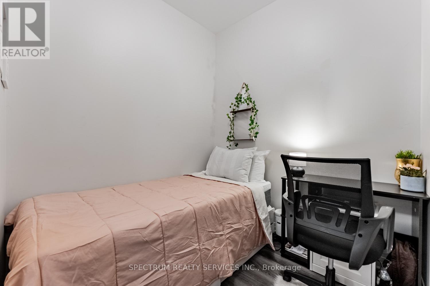 531 - 102 Grovewood Common, Oakville, Ontario  L6H 0X2 - Photo 18 - W12541976