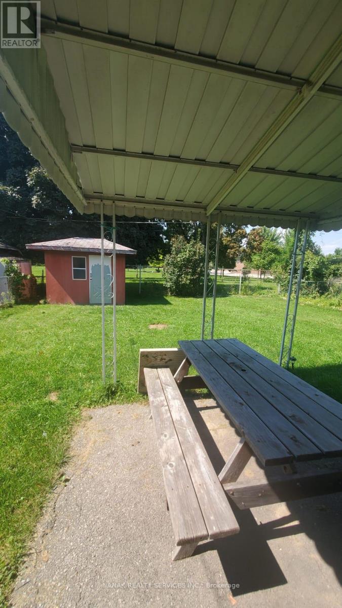 24 Alhart Drive, Toronto, Ontario  M9V 2M9 - Photo 16 - W12541992