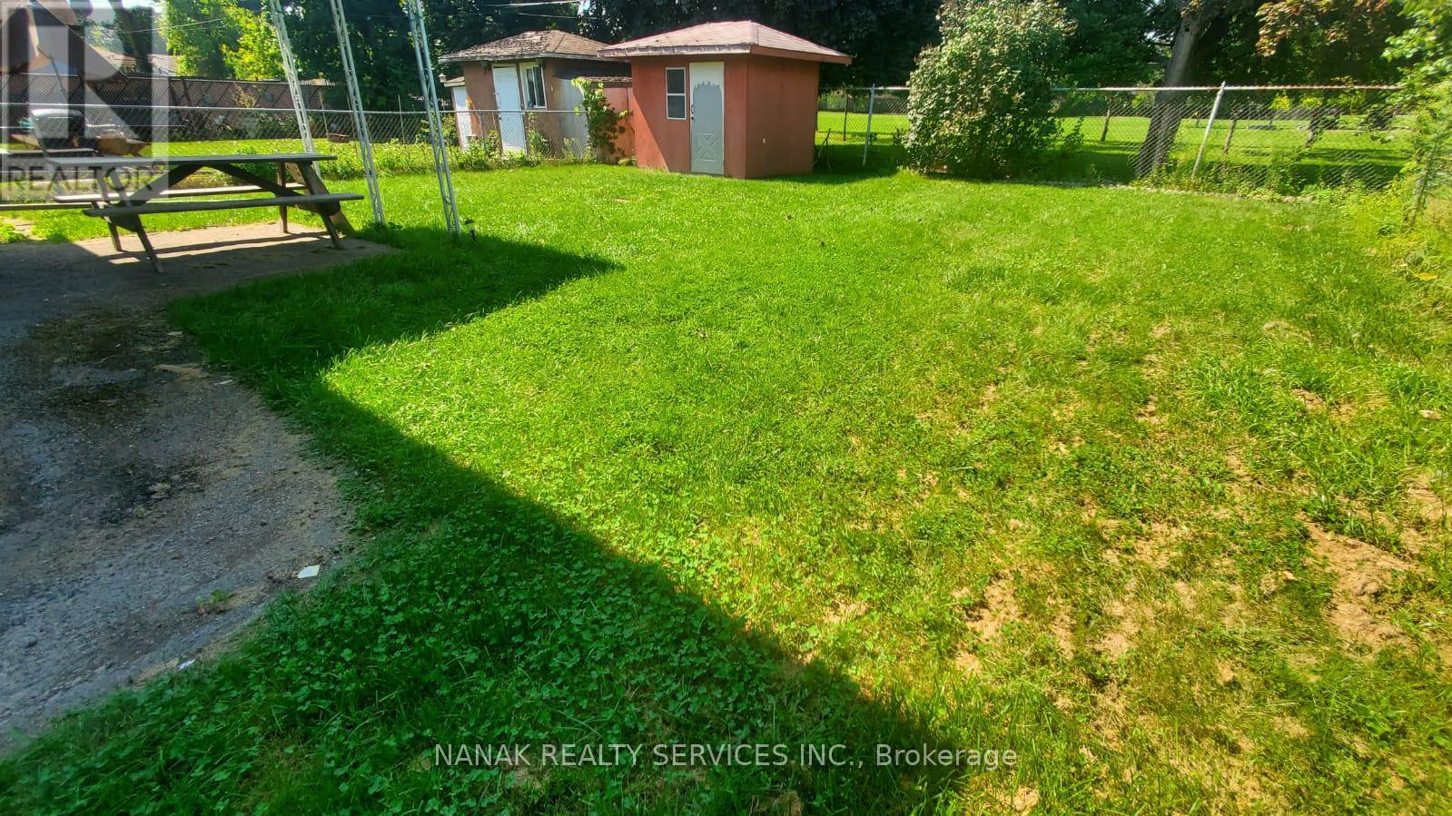 24 Alhart Drive, Toronto, Ontario  M9V 2M9 - Photo 17 - W12541992