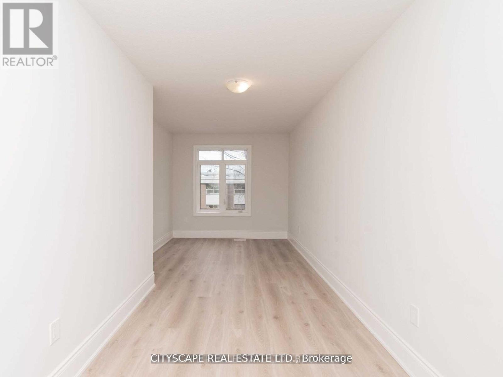 579 Wedgewood Drive, Burlington, Ontario  L7L 0J9 - Photo 28 - W12542044