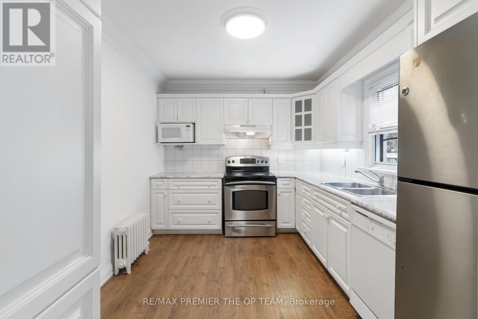 65 Long Branch Avenue, Toronto, Ontario  M8W 3J3 - Photo 16 - W12542046