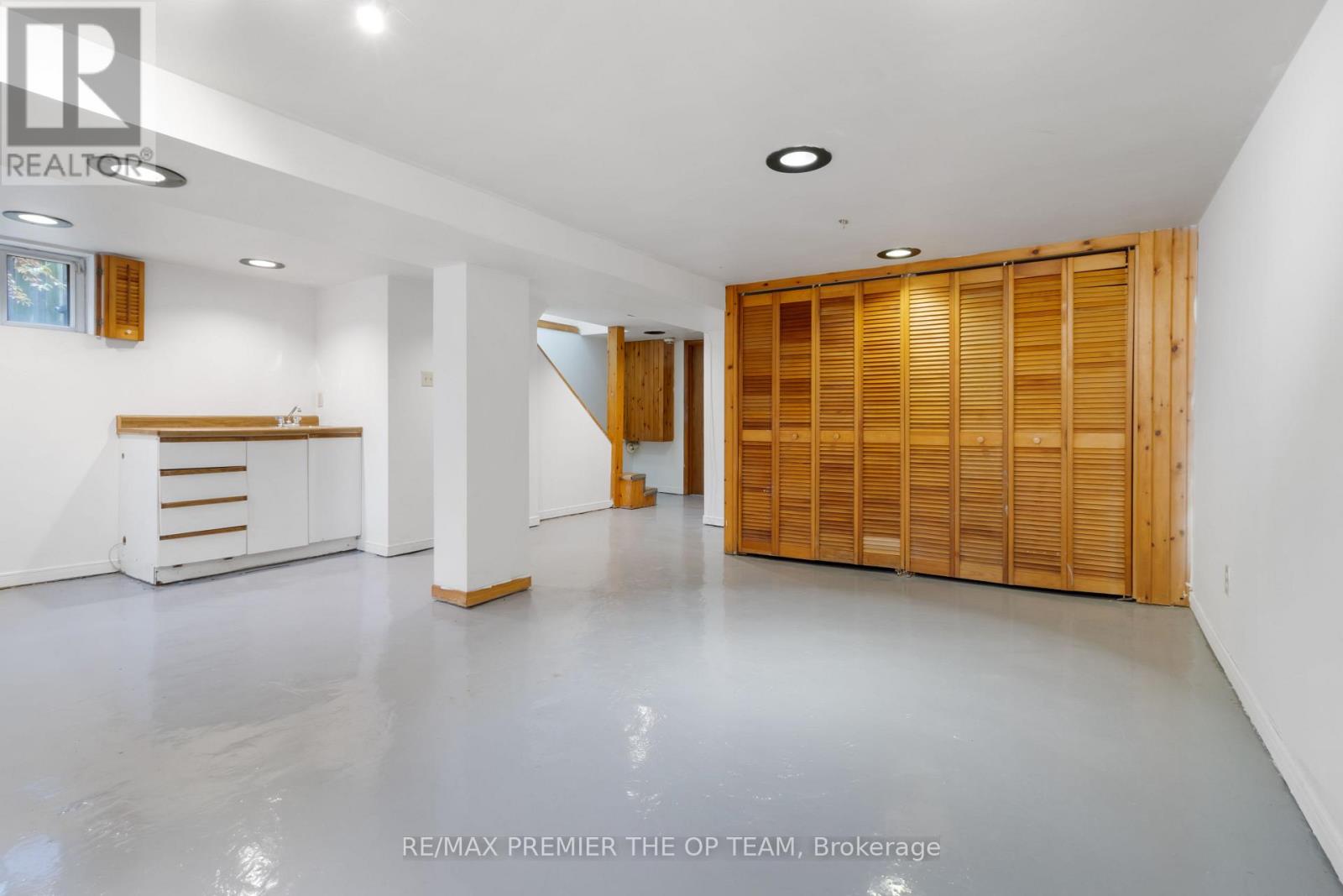 65 Long Branch Avenue, Toronto, Ontario  M8W 3J3 - Photo 36 - W12542046