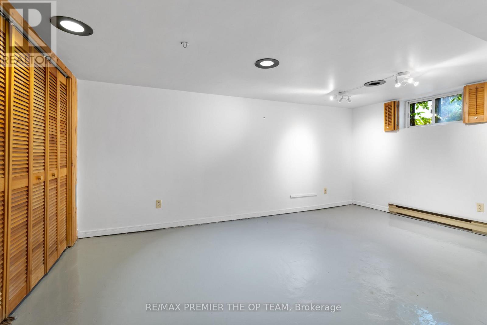 65 Long Branch Avenue, Toronto, Ontario  M8W 3J3 - Photo 44 - W12542046