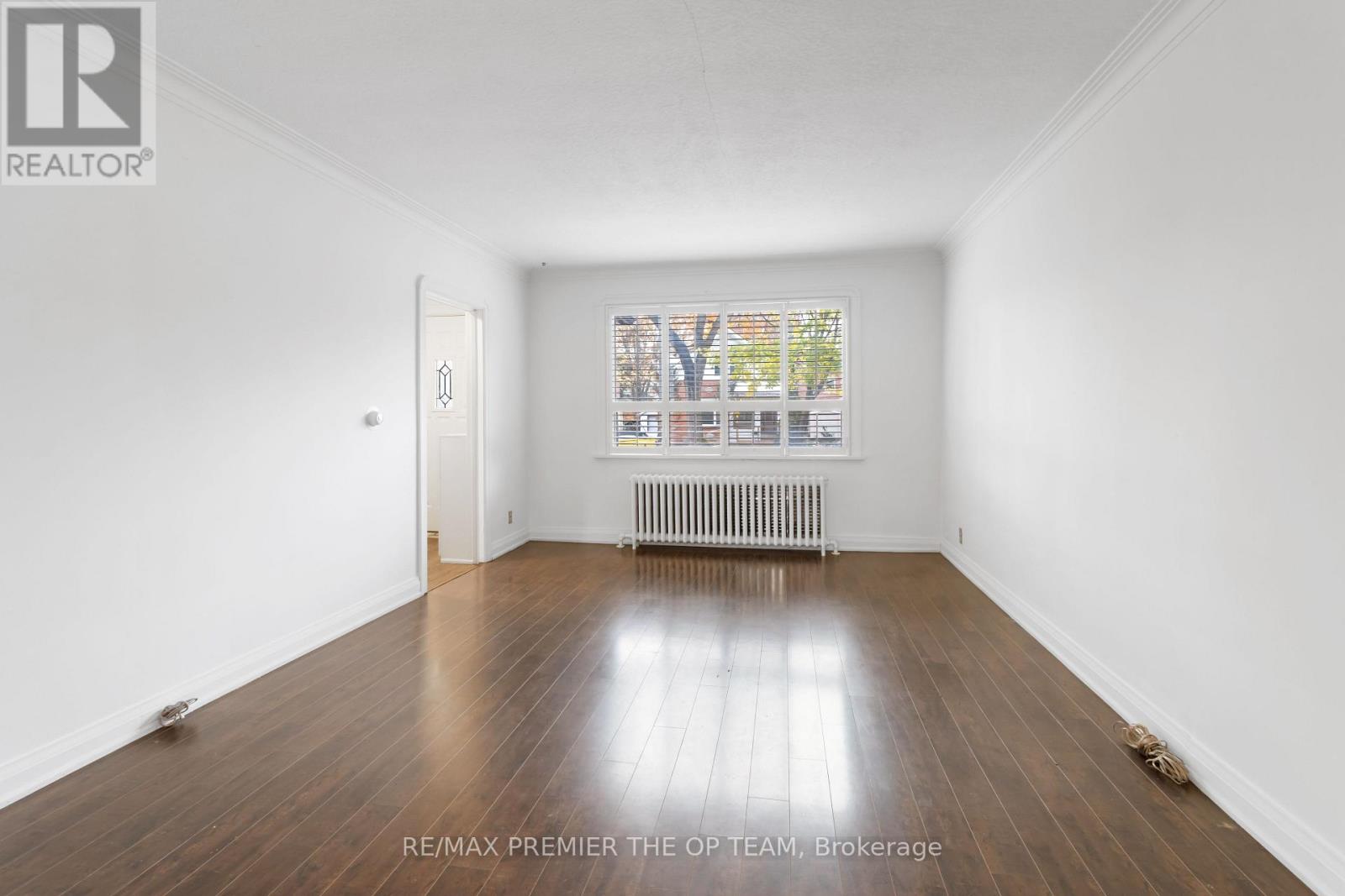 65 Long Branch Avenue, Toronto, Ontario  M8W 3J3 - Photo 8 - W12542046