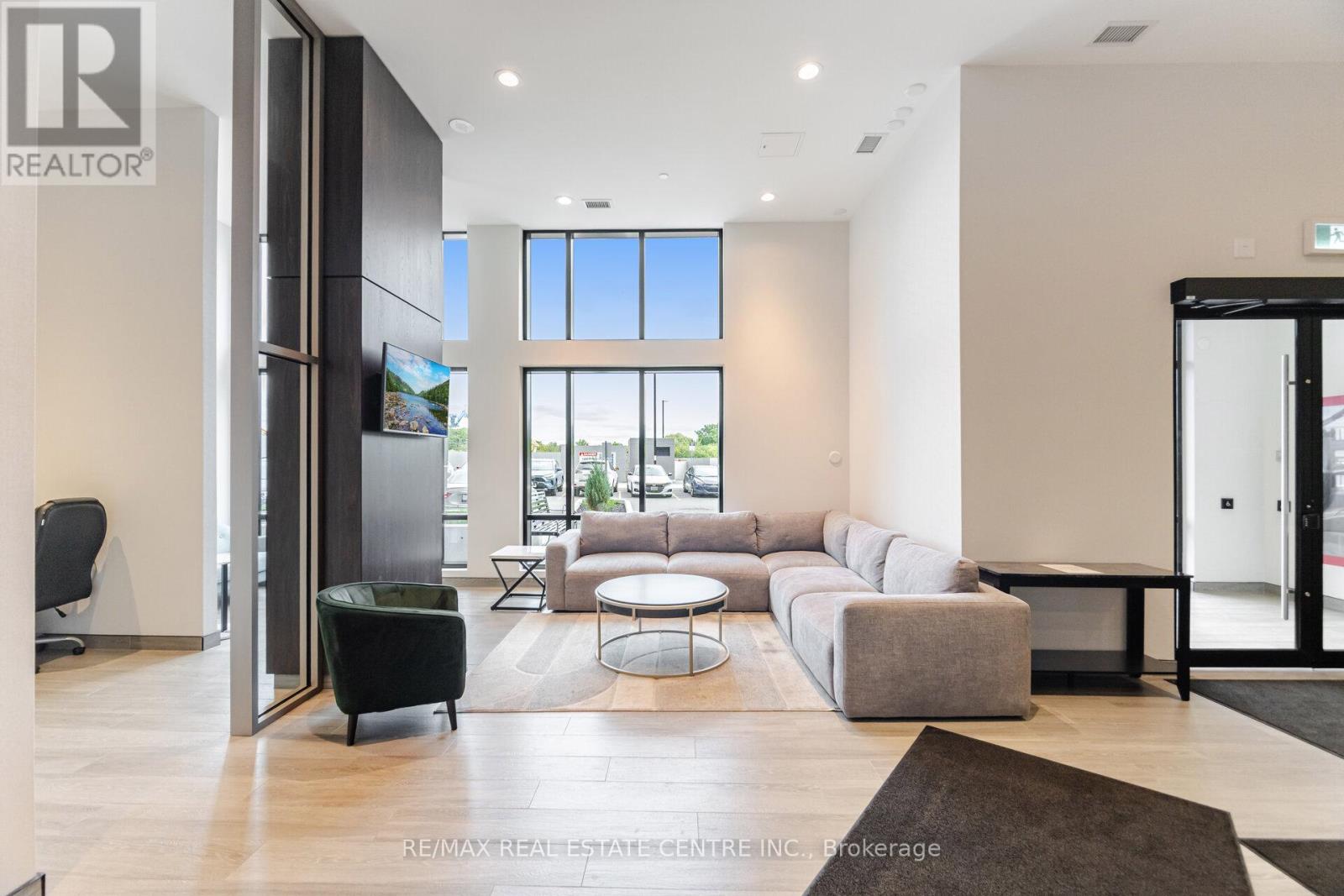 201 - 8010 Derry Road, Milton, Ontario  L9T 9N3 - Photo 33 - W12542058