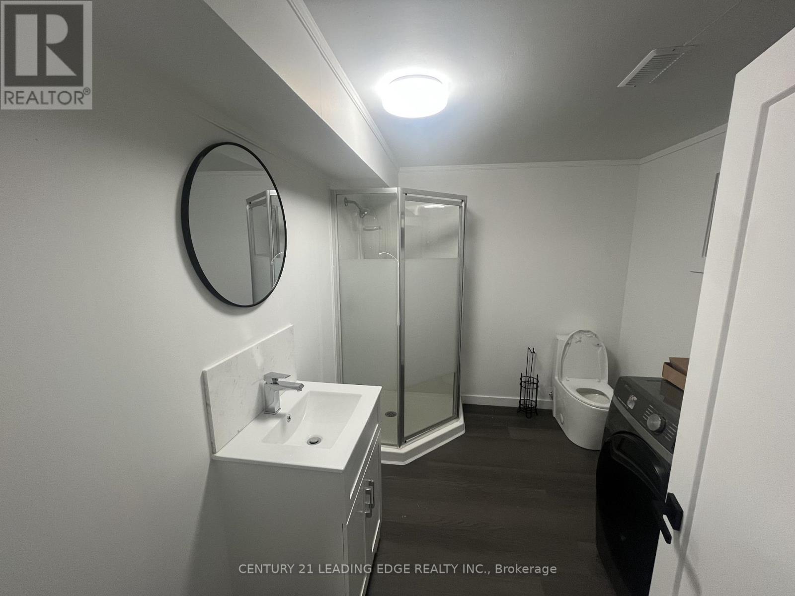 51 Hallsport Crescent, Toronto, Ontario  M3M 2K9 - Photo 10 - W12542074