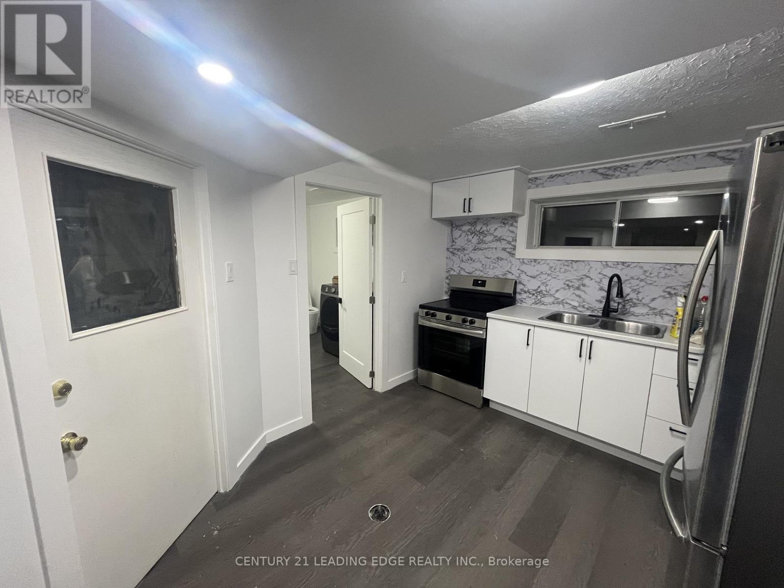 51 Hallsport Crescent, Toronto, Ontario  M3M 2K9 - Photo 3 - W12542074