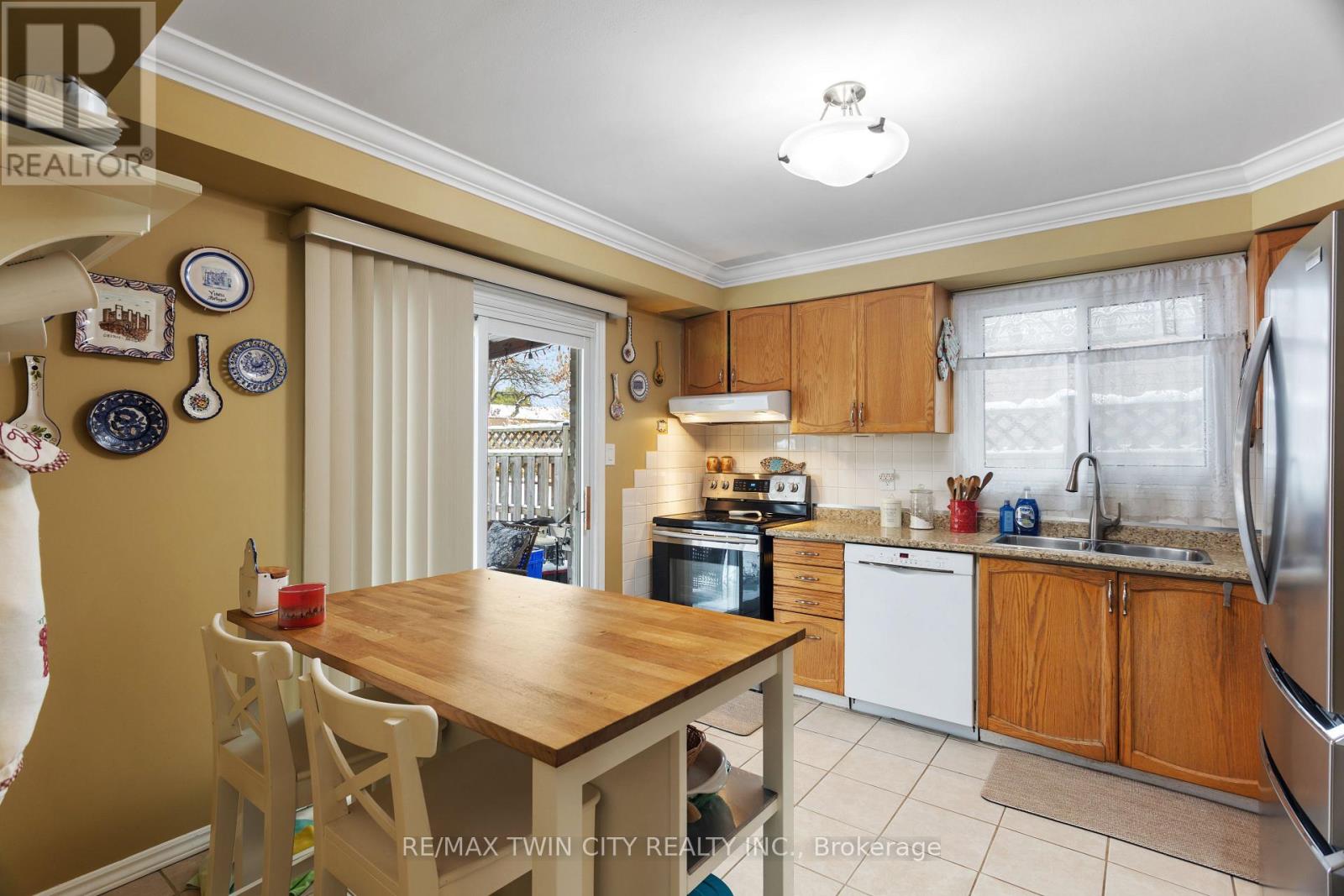 1486 Reynolds Avenue, Burlington, Ontario  L7M 3C1 - Photo 16 - W12542108