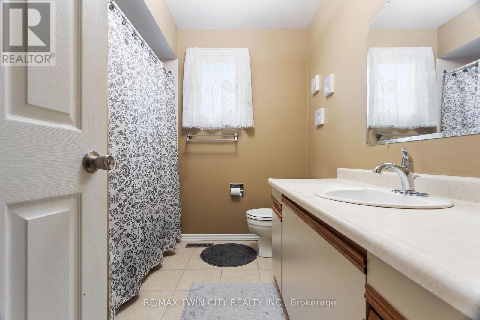 1486 Reynolds Avenue, Burlington, Ontario  L7M 3C1 - Photo 22 - W12542108