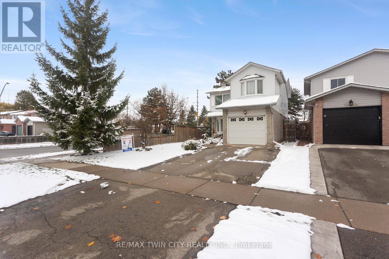 1486 Reynolds Avenue, Burlington, Ontario  L7M 3C1 - Photo 3 - W12542108