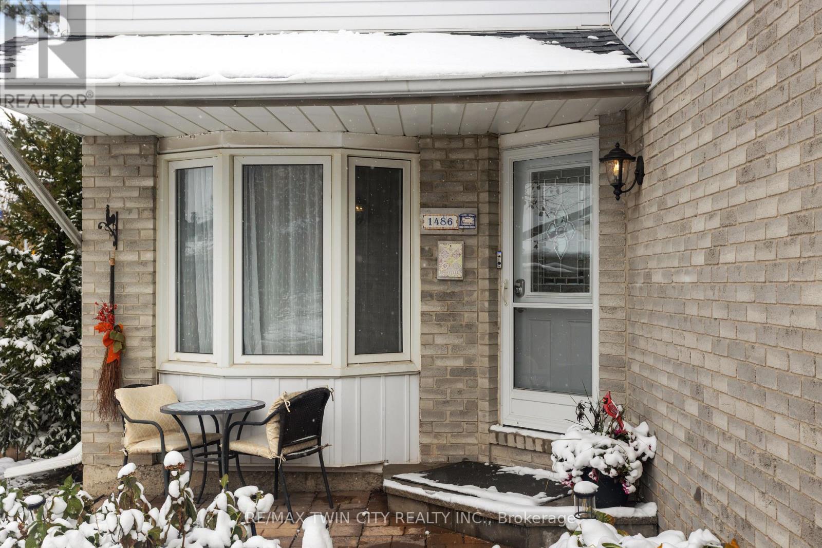 1486 Reynolds Avenue, Burlington, Ontario  L7M 3C1 - Photo 4 - W12542108