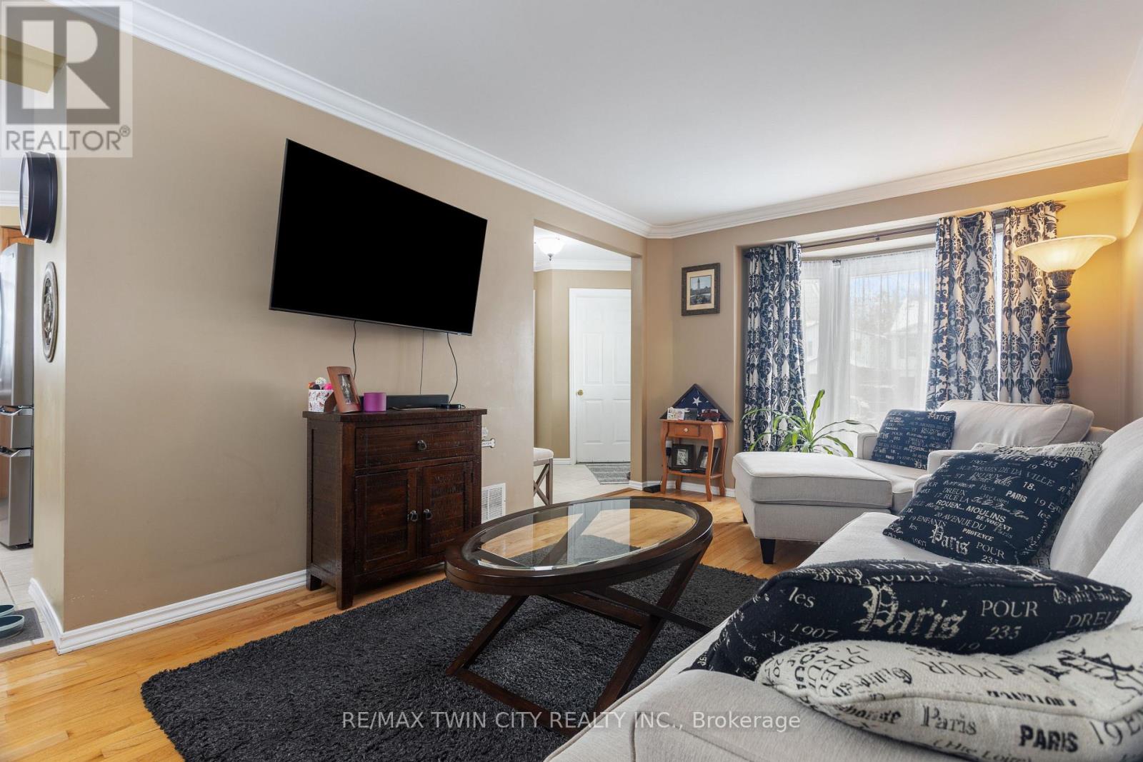 1486 Reynolds Avenue, Burlington, Ontario  L7M 3C1 - Photo 7 - W12542108