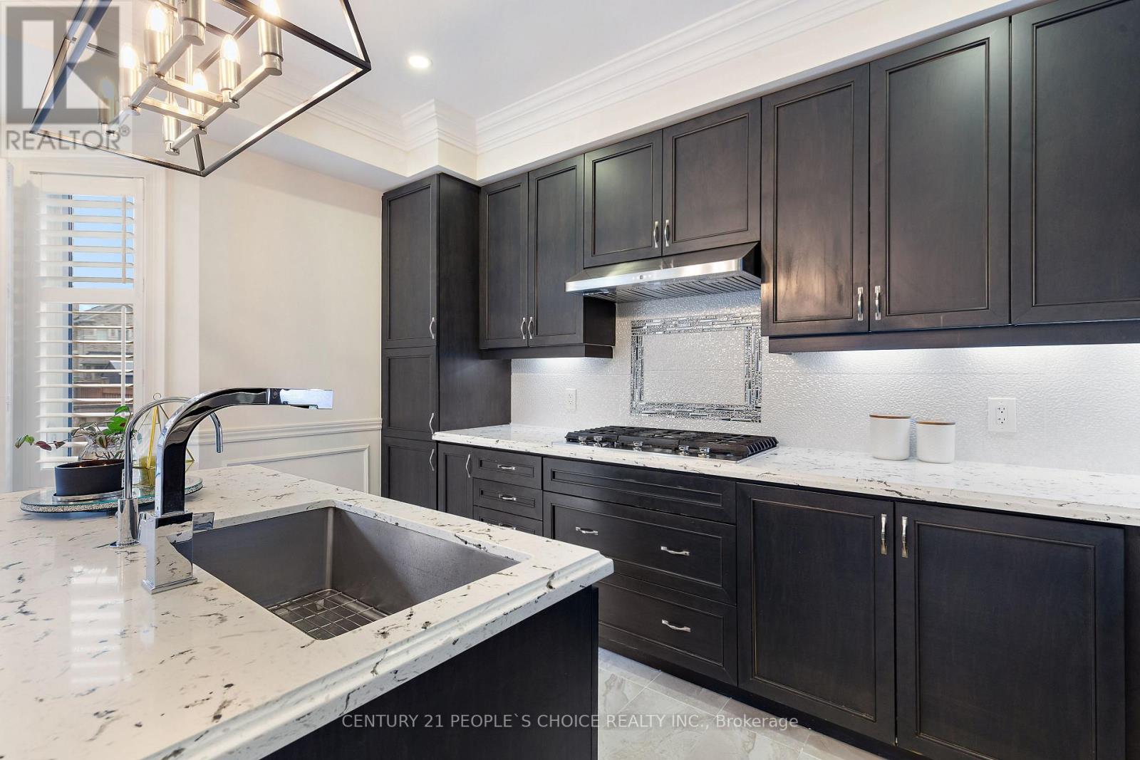 240 Etheridge Avenue, Milton, Ontario  L9E 1H6 - Photo 13 - W12542116