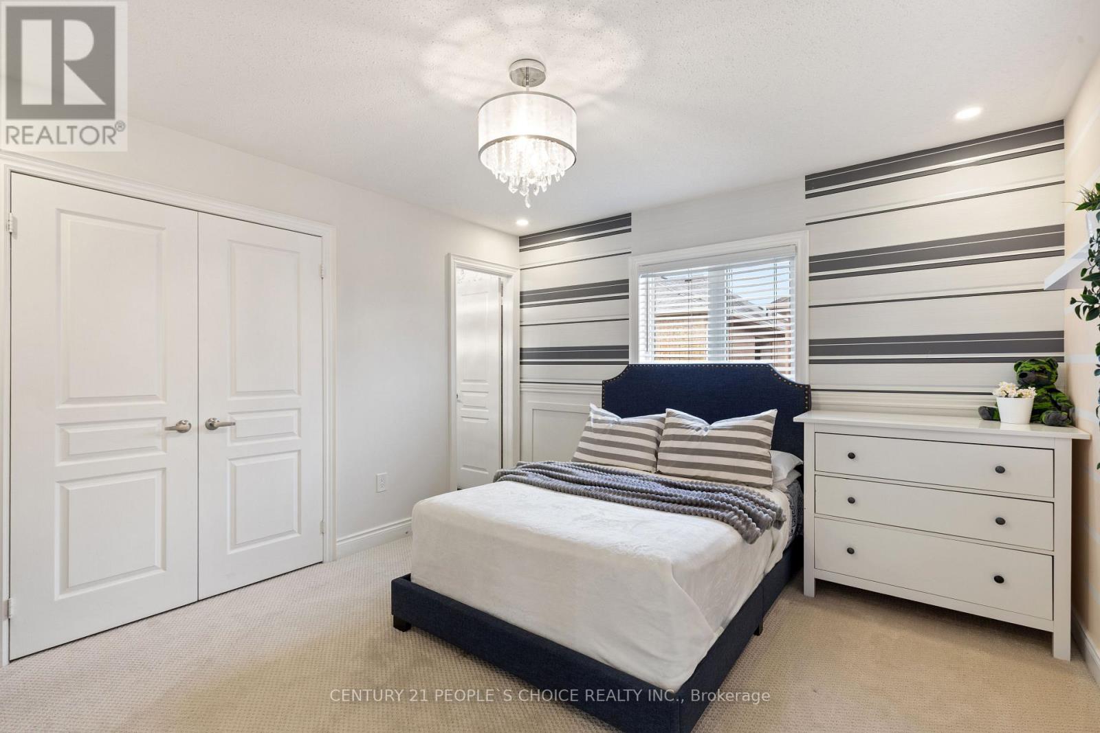 240 Etheridge Avenue, Milton, Ontario  L9E 1H6 - Photo 19 - W12542116