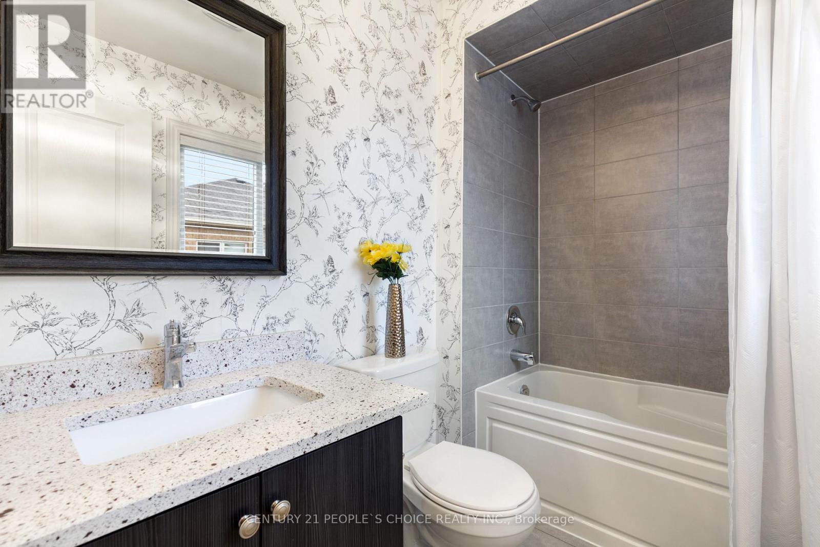 240 Etheridge Avenue, Milton, Ontario  L9E 1H6 - Photo 21 - W12542116