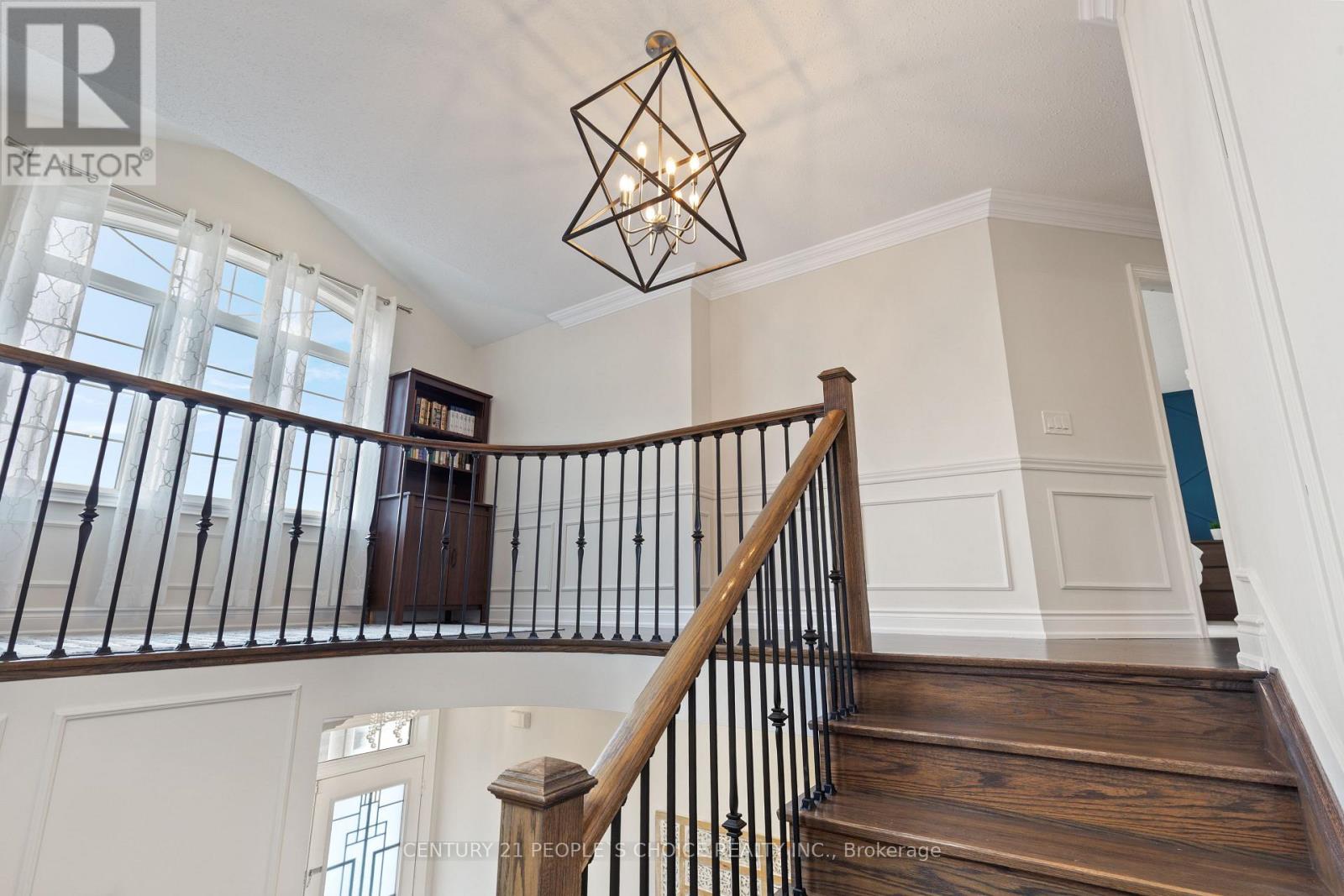 240 Etheridge Avenue, Milton, Ontario  L9E 1H6 - Photo 35 - W12542116