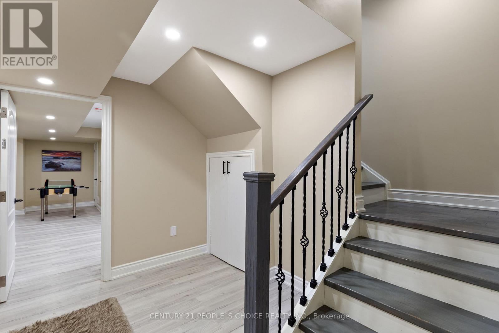 240 Etheridge Avenue, Milton, Ontario  L9E 1H6 - Photo 36 - W12542116