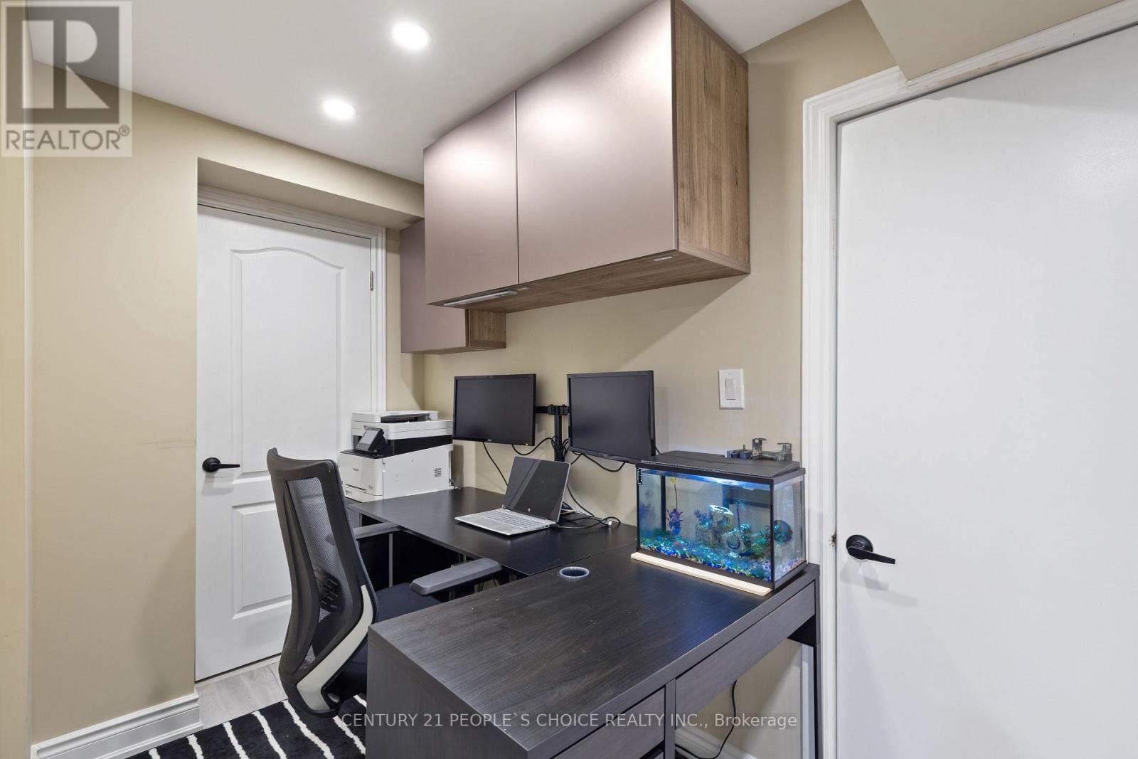 240 Etheridge Avenue, Milton, Ontario  L9E 1H6 - Photo 37 - W12542116