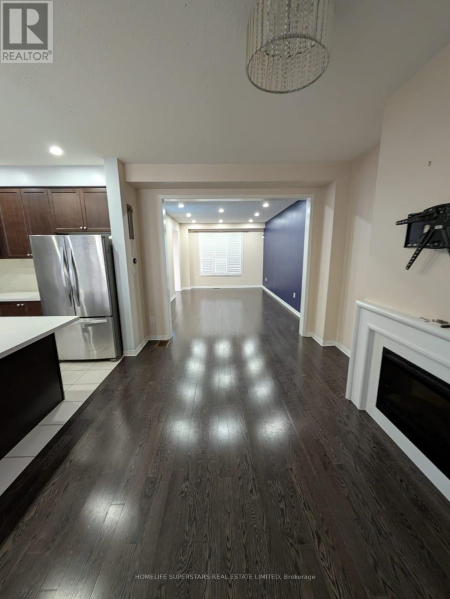 57 Yellowknife Road, Brampton, Ontario  L6R 0B3 - Photo 4 - W12542118