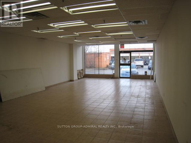 4507 Chesswood Drive, Toronto, Ontario  M3J 2T9 - Photo 11 - W12542138