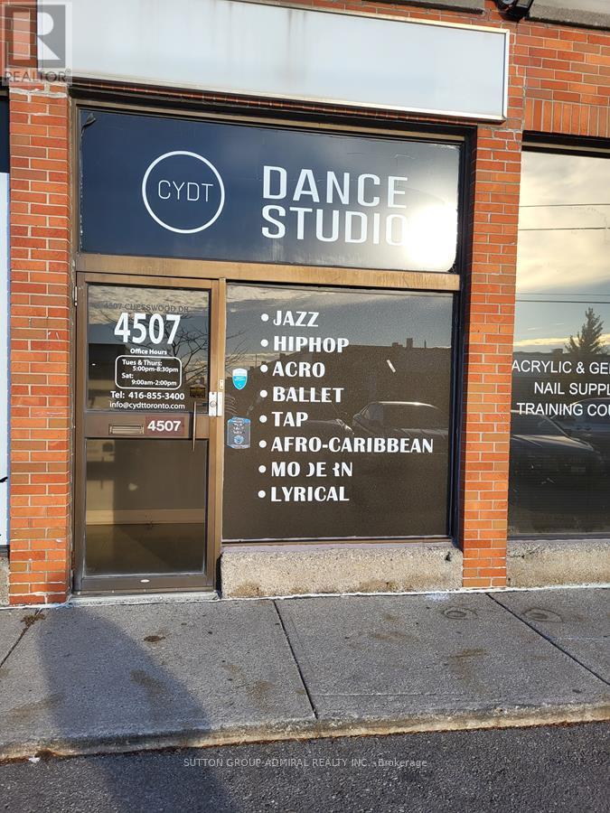 4507 Chesswood Drive, Toronto, Ontario  M3J 2T9 - Photo 2 - W12542138