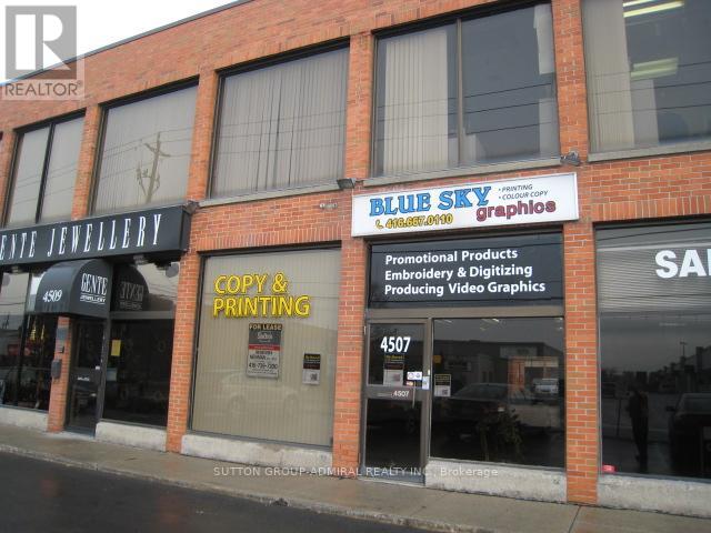 4507 Chesswood Drive, Toronto, Ontario  M3J 2T9 - Photo 9 - W12542138