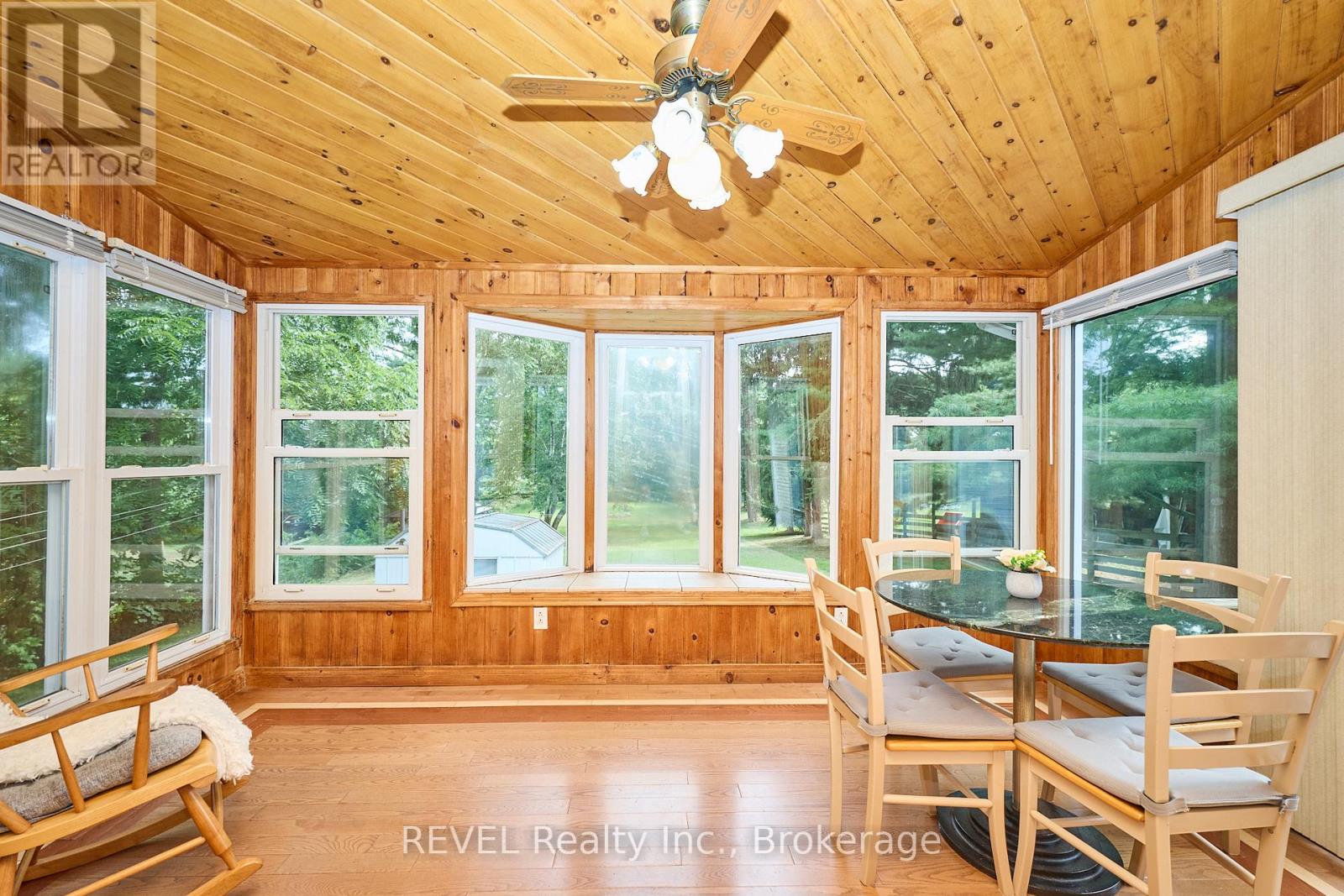 268 Canboro Road, Pelham, Ontario L0S 1M0 - Photo 17 - X12542296