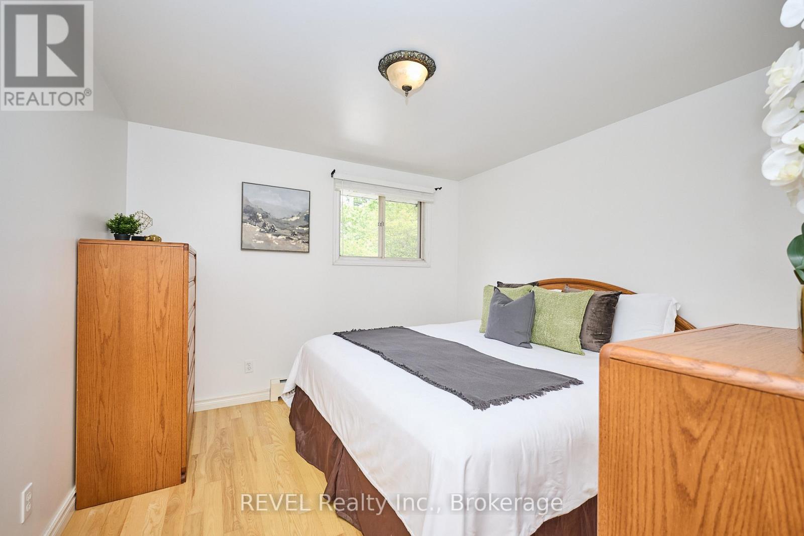 268 Canboro Road, Pelham, Ontario L0S 1M0 - Photo 19 - X12542296