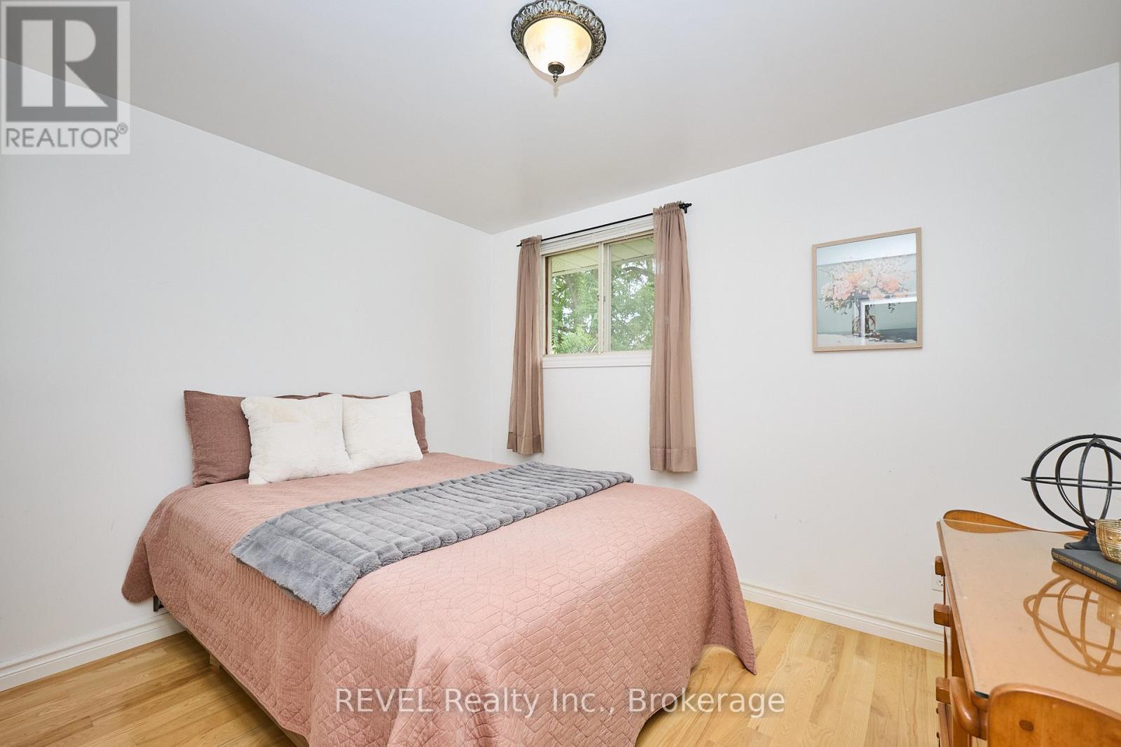 268 Canboro Road, Pelham, Ontario L0S 1M0 - Photo 22 - X12542296