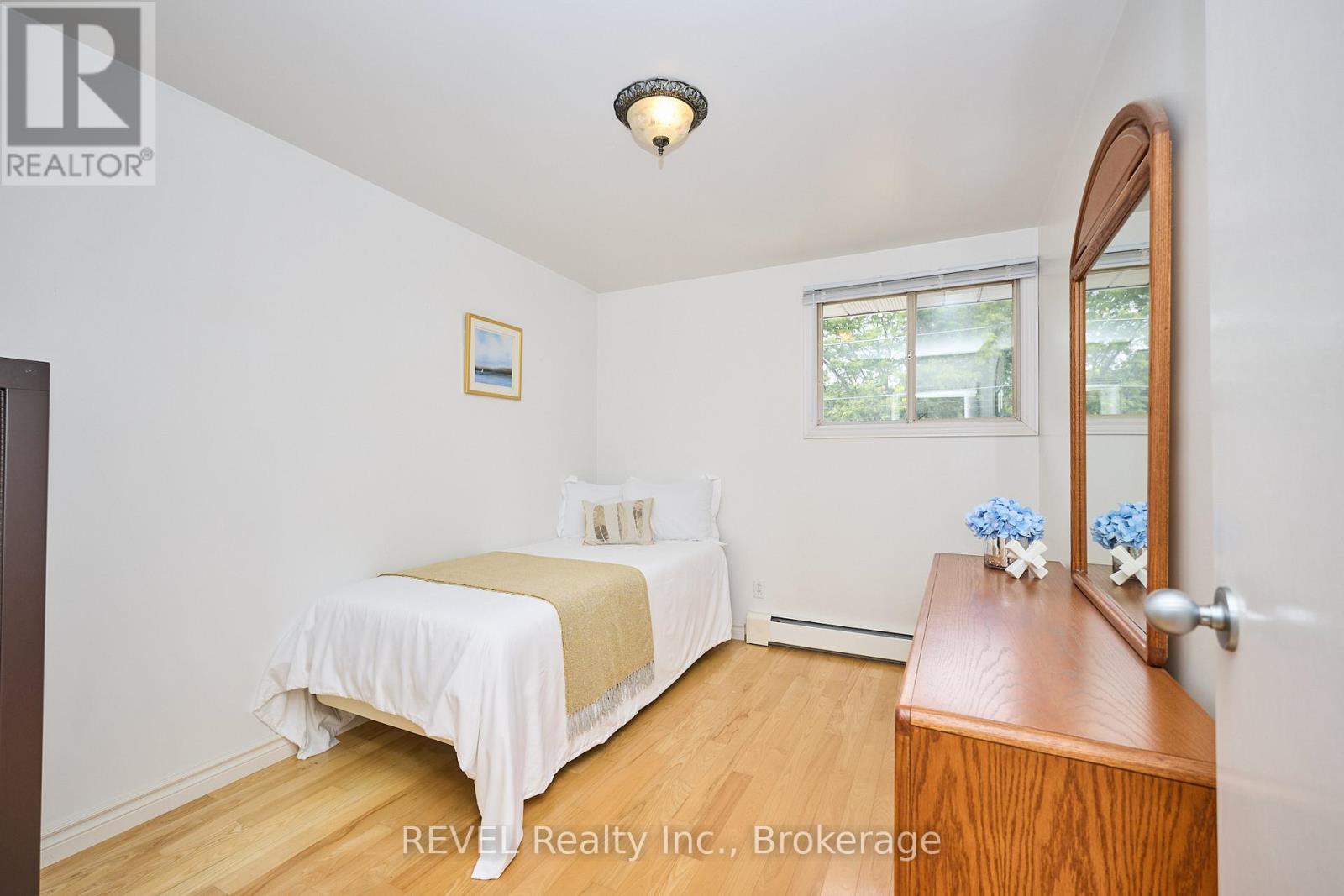 268 Canboro Road, Pelham, Ontario L0S 1M0 - Photo 26 - X12542296