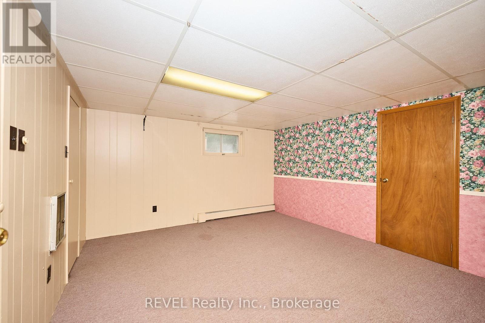 268 Canboro Road, Pelham, Ontario L0S 1M0 - Photo 30 - X12542296