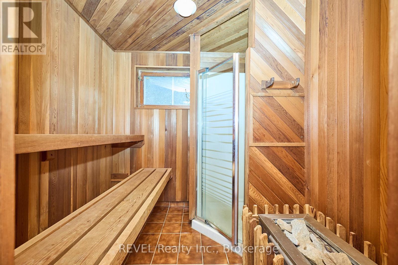 268 Canboro Road, Pelham, Ontario L0S 1M0 - Photo 34 - X12542296